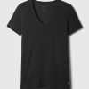 Maglietta GapFit Breathe con scollo a V Maglietta GapFit Breathe con scollo a V