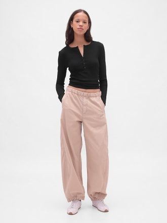 Maglietta Henley a coste moderne