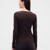 Maglietta Henley a coste moderne Maglietta Henley a coste moderne
