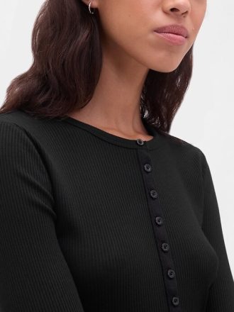 Maglietta Henley a coste moderne
