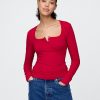 Maglietta Henley in jersey lavorato a maglia stretta Maglietta Henley in jersey lavorato a maglia stretta