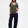 Maglietta VintageSoft in cotone biologico con scollo a V Maglietta VintageSoft in cotone biologico con scollo a V