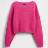 Maglione corto all’uncinetto con scollo a barca