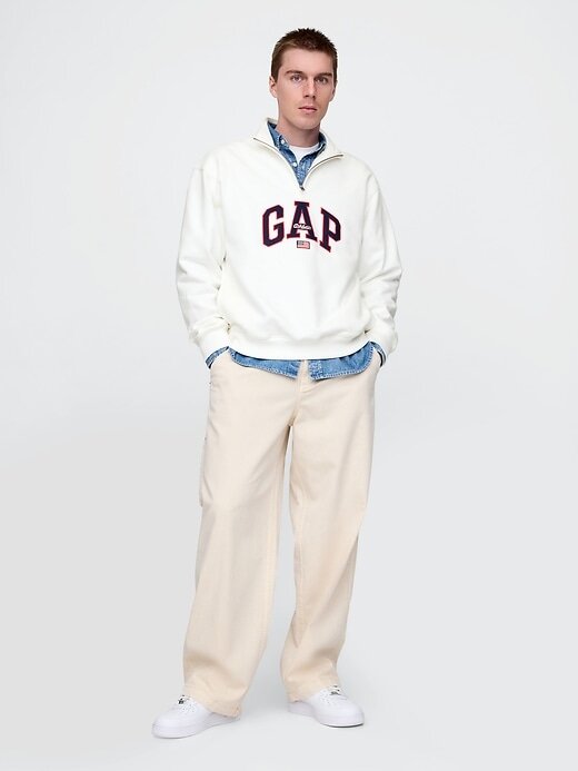 Maglione pesante con logo ad arco Maglione pesante con logo ad arco