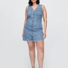 Mini abito in denim con scollo a V