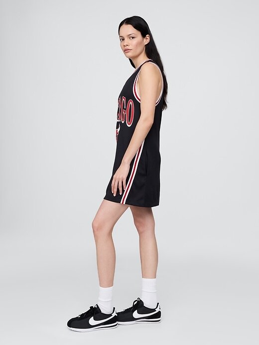 Mini abito in maglia riciclata dei Chicago Bulls NBA Mini abito in maglia riciclata dei Chicago Bulls NBA