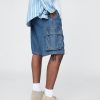 Pantaloncini cargo larghi in denim da 11″