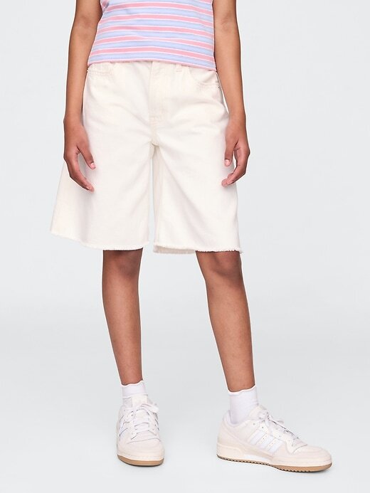 Pantaloncini lunghi in denim a vita media per bambini Pantaloncini lunghi in denim a vita media per bambini
