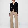 Pantaloni a gamba larga con pieghe a vita bassa 365 Pantaloni a gamba larga con pieghe a vita bassa 365