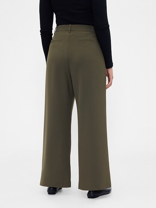 Pantaloni a pieghe a vita alta 365 Pantaloni a pieghe a vita alta 365