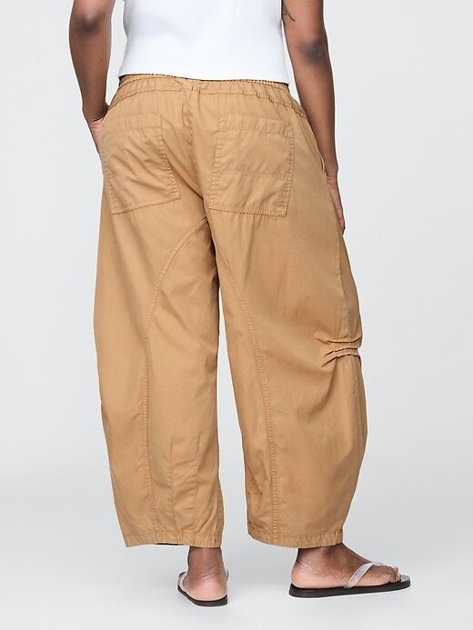 Pantaloni a vita media in twill Pantaloni a vita media in twill