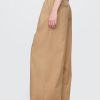 Pantaloni cachi a gamba larga con pieghe in twill a vita alta Pantaloni cachi a gamba larga con pieghe in twill a vita alta