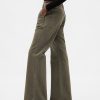 Pantaloni cachi a vita bassa Pantaloni cachi a vita bassa