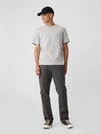 Pantaloni cachi dritti moderni