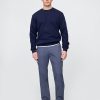 Pantaloni cachi dritti moderni Pantaloni cachi dritti moderni