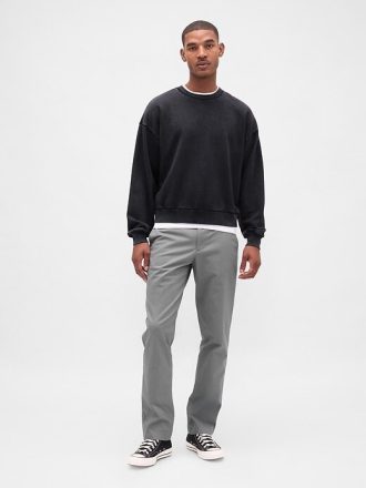 Pantaloni cachi dritti moderni