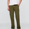 Pantaloni cachi dritti moderni Pantaloni cachi dritti moderni
