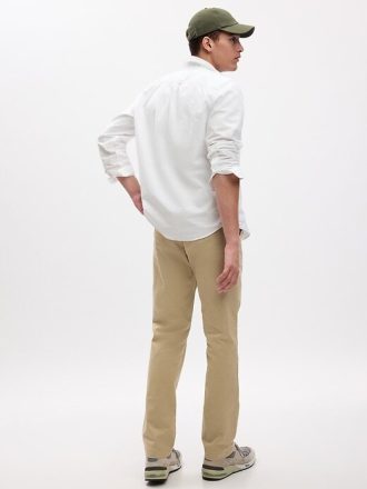 Pantaloni cachi dritti moderni