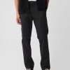 Pantaloni cachi dritti moderni Pantaloni cachi dritti moderni