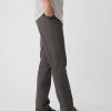 Pantaloni cachi dritti moderni Pantaloni cachi dritti moderni