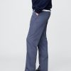 Pantaloni cachi dritti moderni Pantaloni cachi dritti moderni