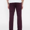 Pantaloni cachi dritti moderni Pantaloni cachi dritti moderni