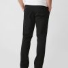 Pantaloni cachi dritti moderni Pantaloni cachi dritti moderni