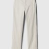 Pantaloni cachi dritti moderni Pantaloni cachi dritti moderni
