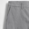 Pantaloni cachi dritti moderni Pantaloni cachi dritti moderni
