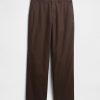 Pantaloni cachi larghi moderni Pantaloni cachi larghi moderni