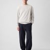 Pantaloni cachi moderni con vestibilità ampia Pantaloni cachi moderni con vestibilità ampia