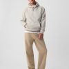 Pantaloni cachi moderni con vestibilità ampia Pantaloni cachi moderni con vestibilità ampia