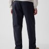 Pantaloni cachi moderni con vestibilità ampia Pantaloni cachi moderni con vestibilità ampia