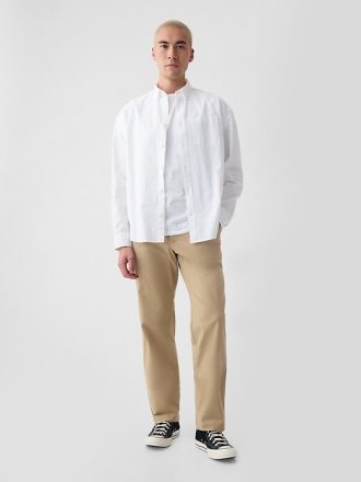 Pantaloni cachi moderni dalla vestibilità rilassata