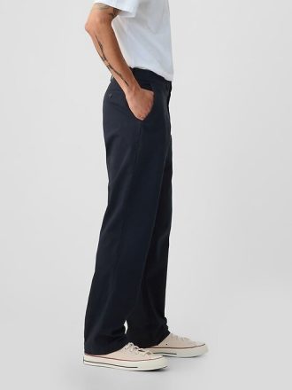 Pantaloni cachi moderni dalla vestibilità rilassata