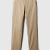 Pantaloni cachi moderni dalla vestibilità rilassata Pantaloni cachi moderni dalla vestibilità rilassata