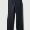 Pantaloni cachi moderni dalla vestibilità rilassata Pantaloni cachi moderni dalla vestibilità rilassata