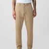 Pantaloni cachi moderni in stile atletico Pantaloni cachi moderni in stile atletico