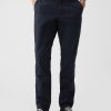 Pantaloni cachi moderni in stile atletico Pantaloni cachi moderni in stile atletico
