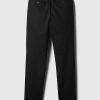 Pantaloni cachi moderni in stile atletico Pantaloni cachi moderni in stile atletico