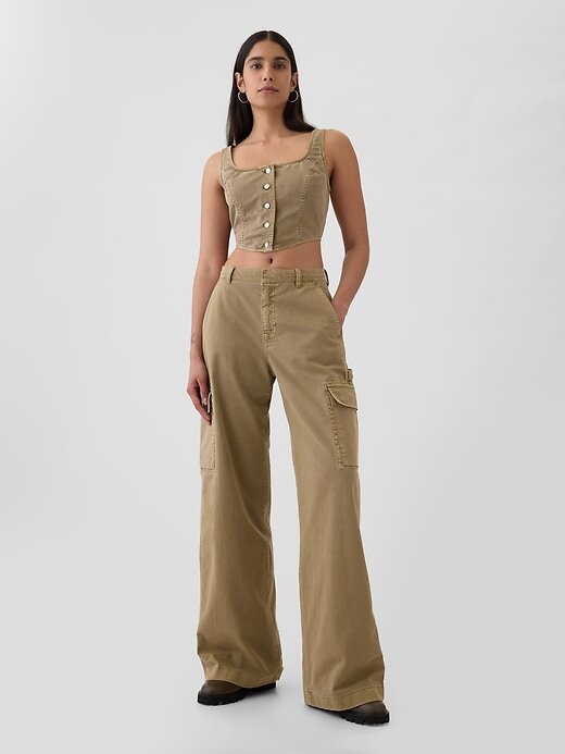 Pantaloni cargo larghi color cachi a vita media Pantaloni cargo larghi color cachi a vita media