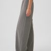 Pantaloni comodi con cuciture a gamba larga Pantaloni comodi con cuciture a gamba larga