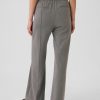 Pantaloni comodi con cuciture a gamba larga Pantaloni comodi con cuciture a gamba larga