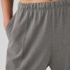 Pantaloni comodi con cuciture a gamba larga Pantaloni comodi con cuciture a gamba larga