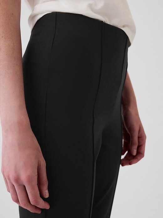 Pantaloni crop a vita alta in maglia doppia Pantaloni crop a vita alta in maglia doppia