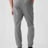 Pantaloni da jogging GapFit Tech Slim Pantaloni da jogging GapFit Tech Slim