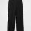 Pantaloni del pigiama corti in pizzo traforato Pantaloni del pigiama corti in pizzo traforato