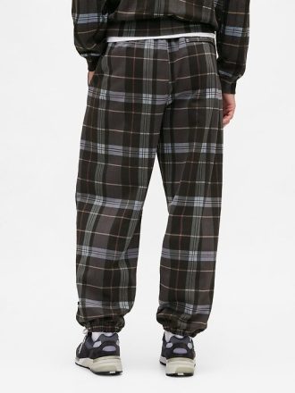 Pantaloni della tuta larghi e pesanti