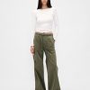 Pantaloni larghi facili a vita media Pantaloni larghi facili a vita media
