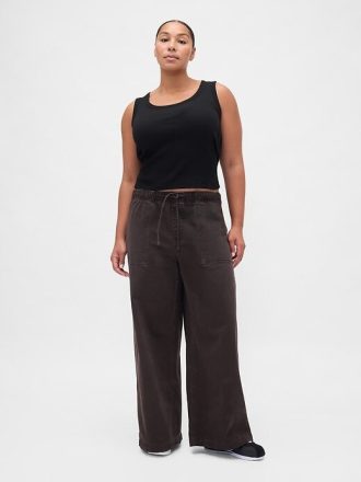 Pantaloni larghi facili a vita media